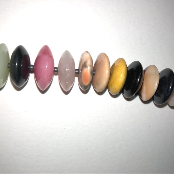 Semi-precious stone necklace. - Picture 3 of 4